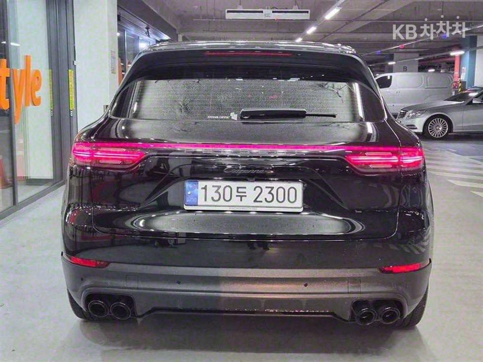 Porsche Cayenne — miniaturë 5
