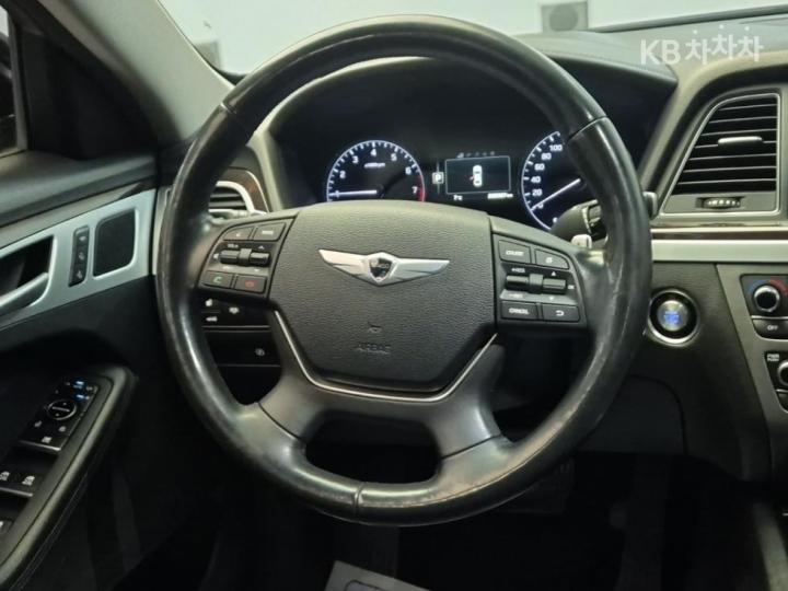 Hyundai Genesis DH G330 Premium AWD 10