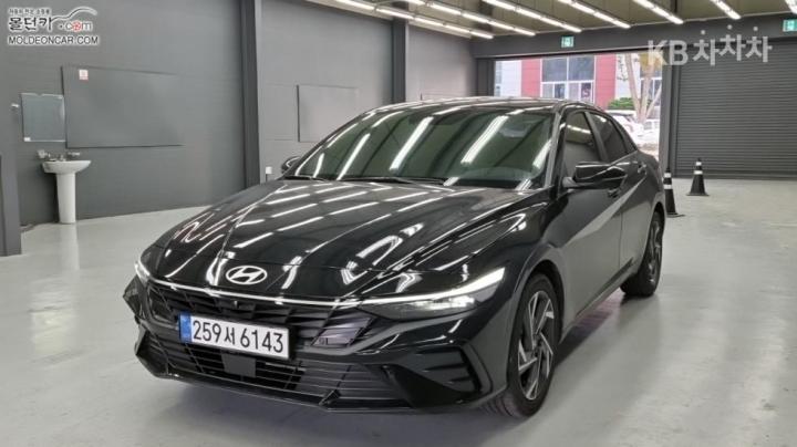 Hyundai Avante 1.6 Gasoline Inspiration - фото 1