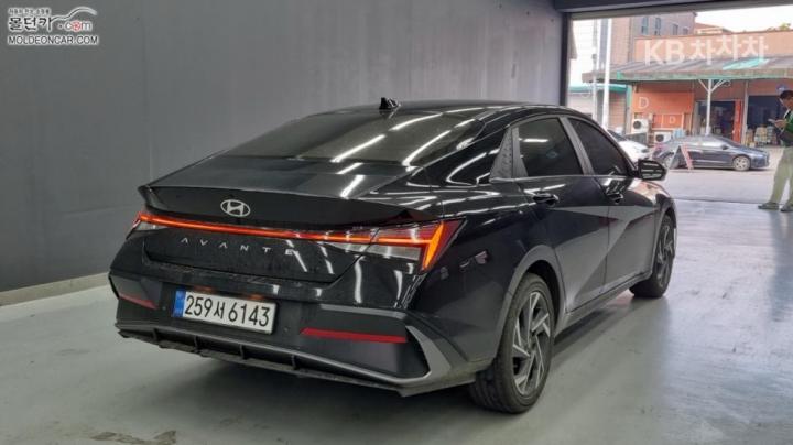 Hyundai Avante 1.6 Gasoline Inspiration - фото 2