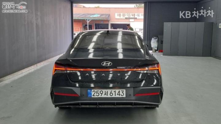 Hyundai Avante 1.6 Gasoline Inspiration - фото 4