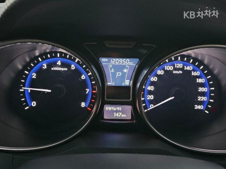 Hyundai Veloster Extreme 7