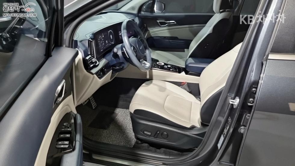 2023 - kia sportage