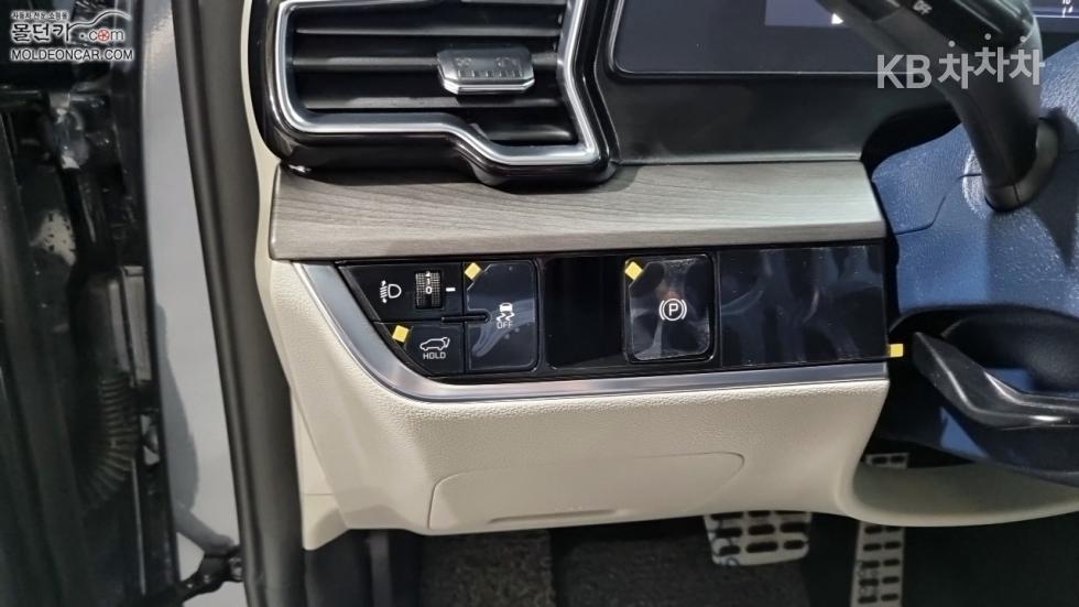 2023 - kia sportage