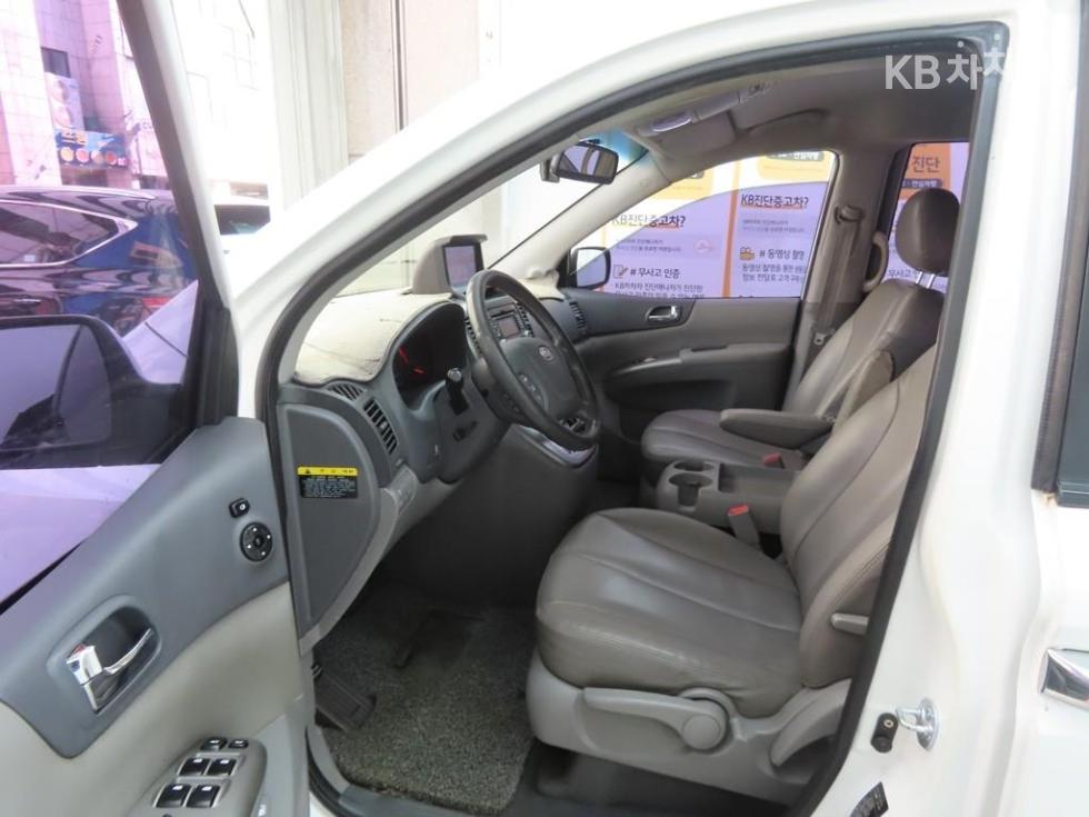 2012 - kia carnival