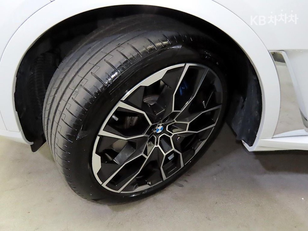 BMW X7 — miniaturë 20