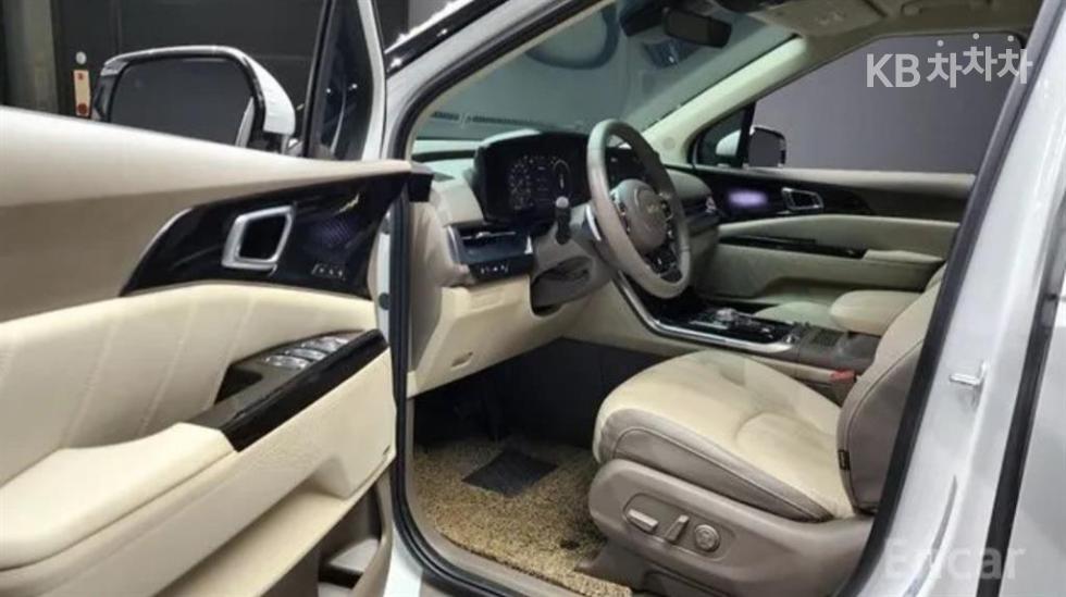 2023 - kia carnival