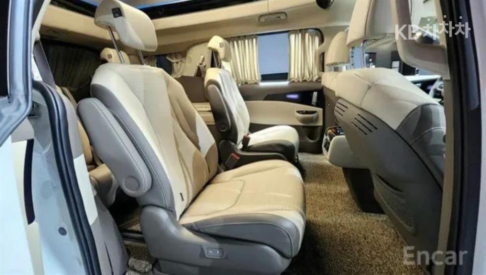 2023 - kia carnival