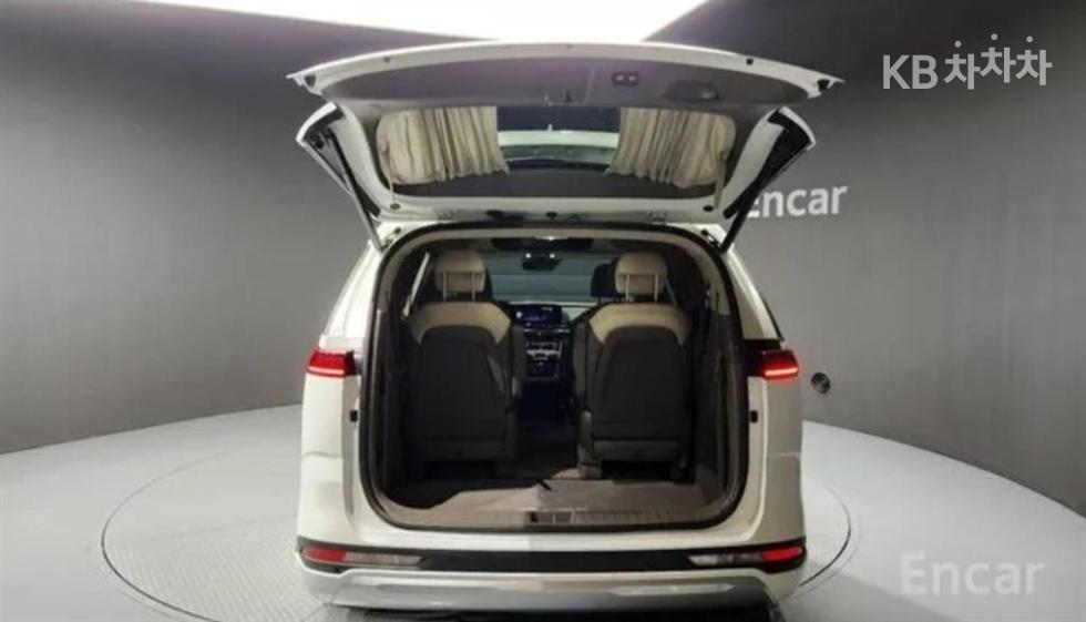2023 - kia carnival