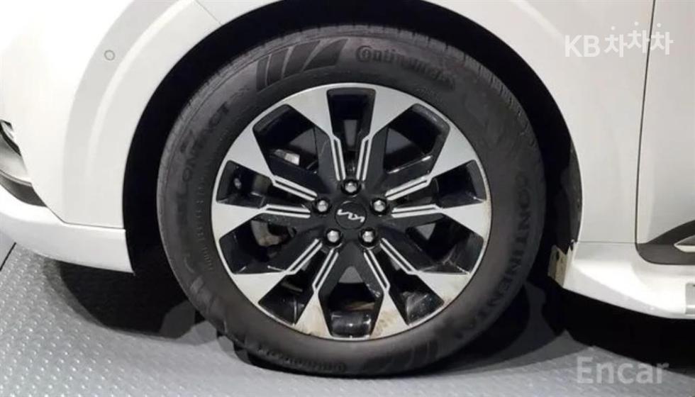 2023 - kia carnival