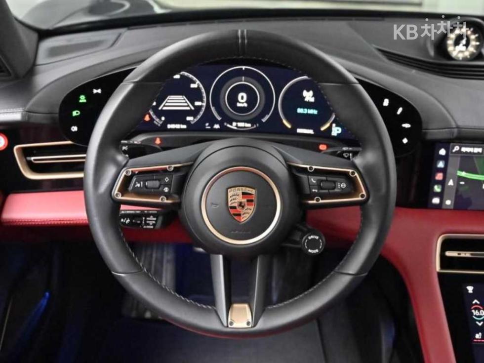 Porsche Taycan — miniaturë 13