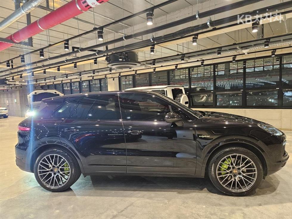 Porsche Cayenne — miniaturë 4