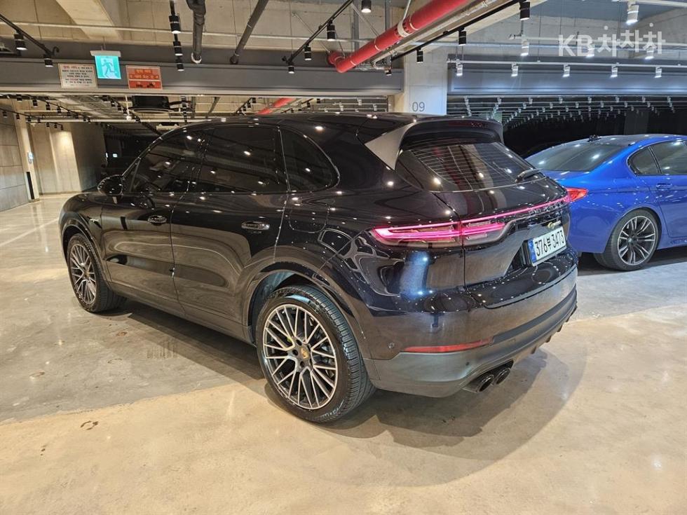 Porsche Cayenne — miniaturë 6