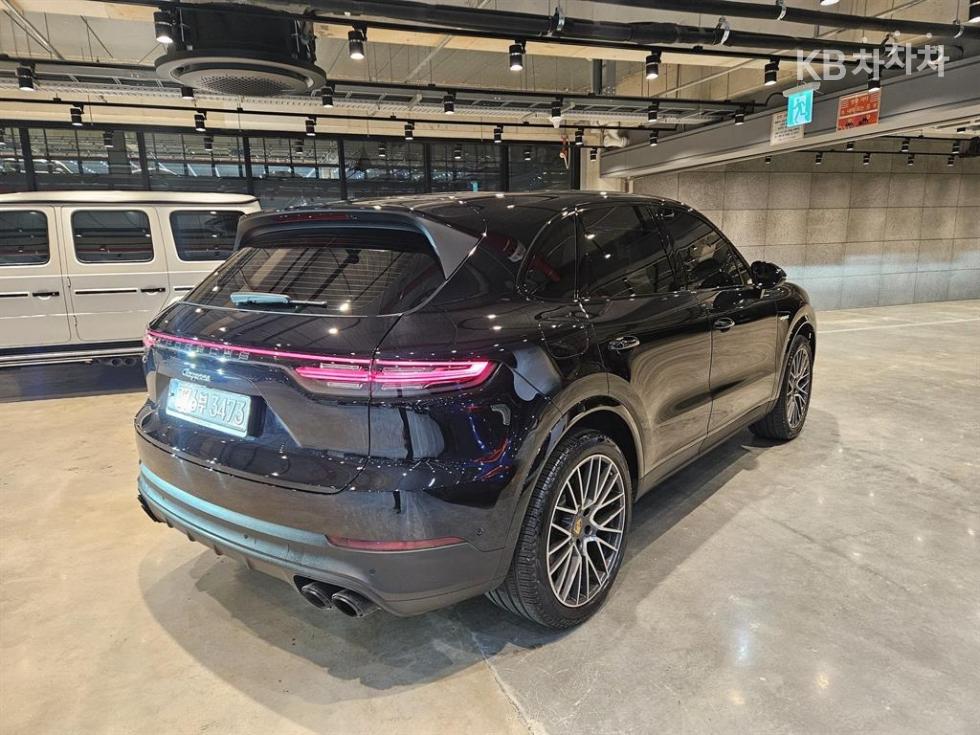 Porsche Cayenne — miniaturë 7