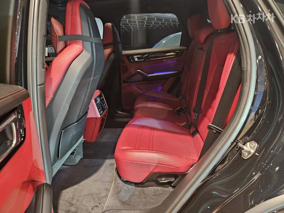 Porsche Cayenne — miniaturë 9
