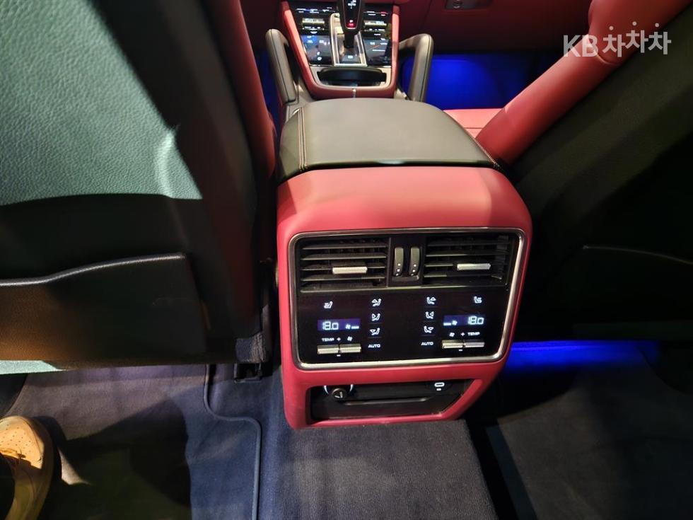Porsche Cayenne — miniaturë 10