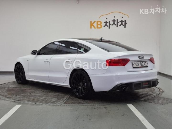 Audi A5 NEW 35 TDI Quattro Sportback Dynamic 8TA 4