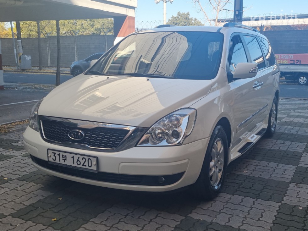 2011 kia carnival