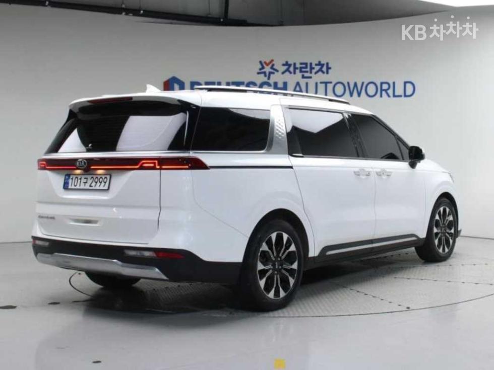 2021 - kia carnival