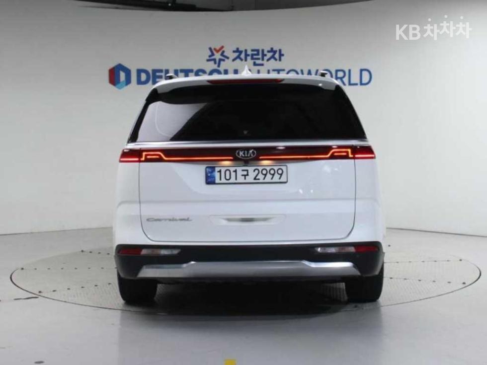 2021 - kia carnival