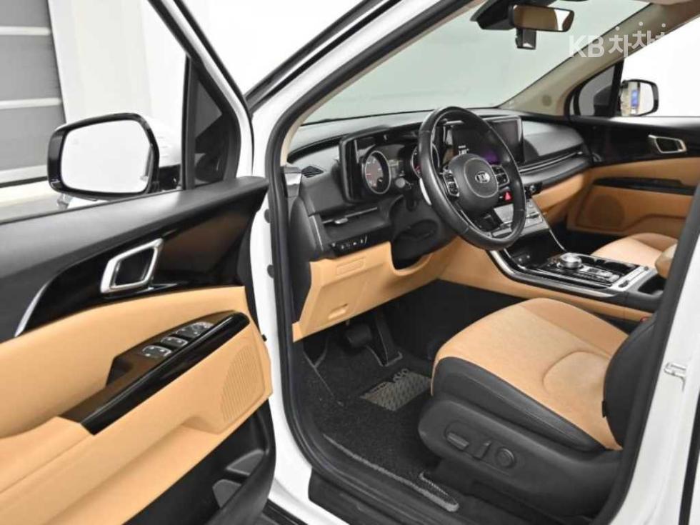 2021 - kia carnival