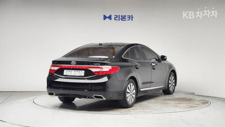 Hyundai Grandeur Hybrid Premium 5