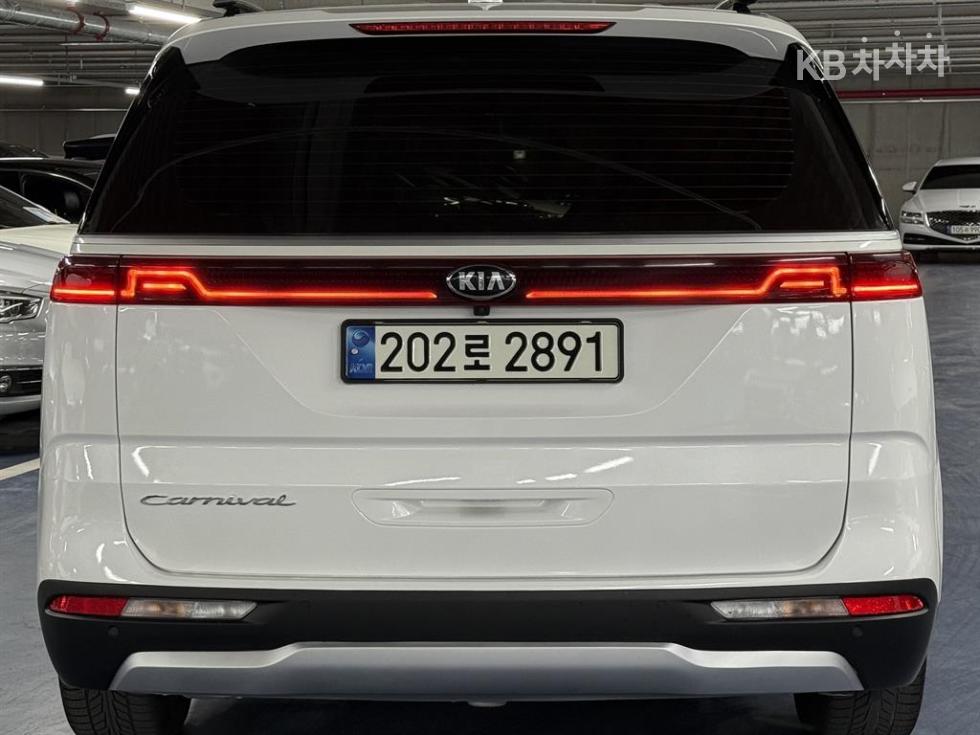 2021 - kia carnival