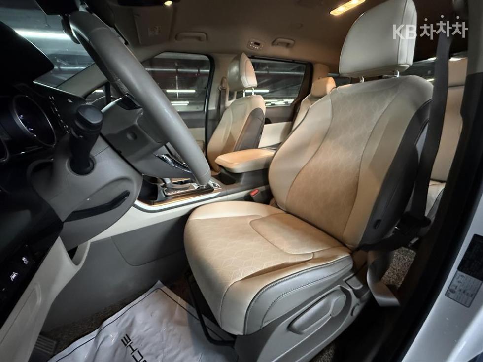 2021 - kia carnival