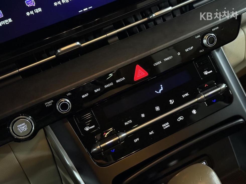 2021 - kia carnival
