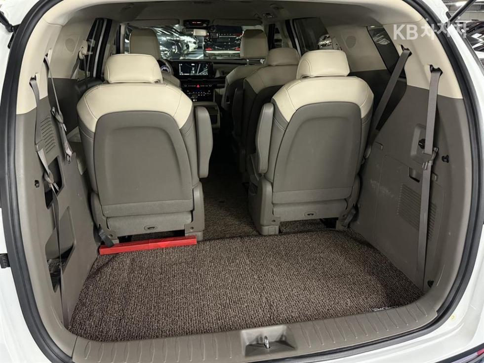 2021 - kia carnival