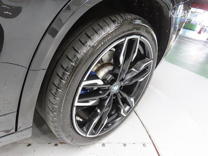 BMW M4 M40i - фото 5