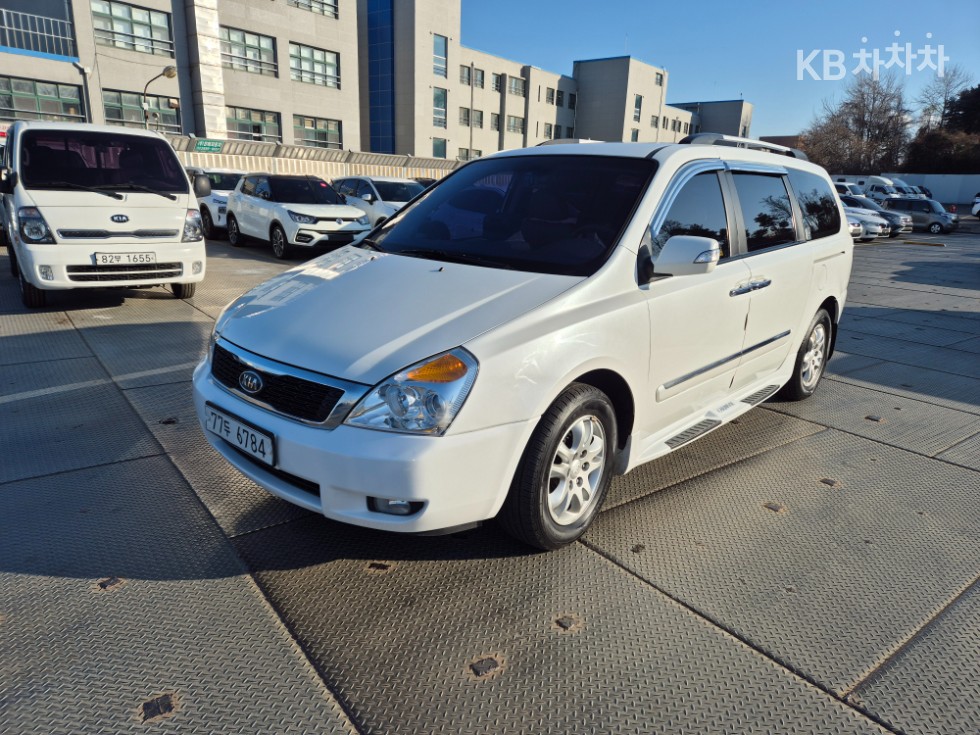 2012 - kia carnival