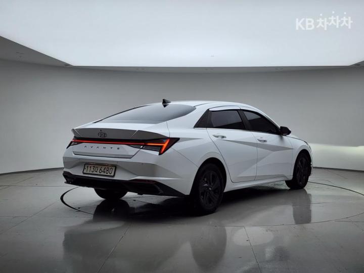 Hyundai Avante 1.6 Gasoline Inspiration - фото 3