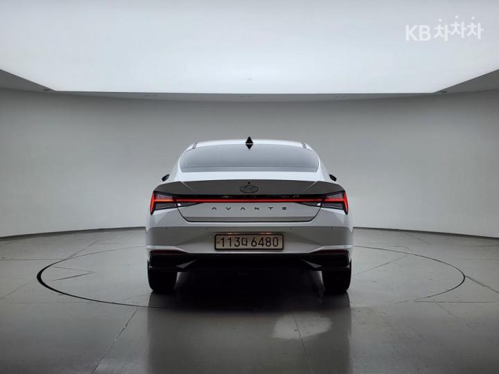 Hyundai Avante 1.6 Gasoline Inspiration - фото 4