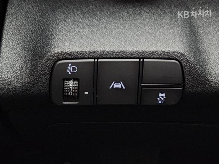 Hyundai Avante 1.6 Gasoline Inspiration - фото 12