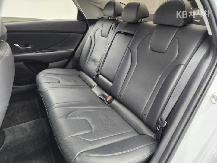 Hyundai Avante 1.6 Gasoline Inspiration - фото 19