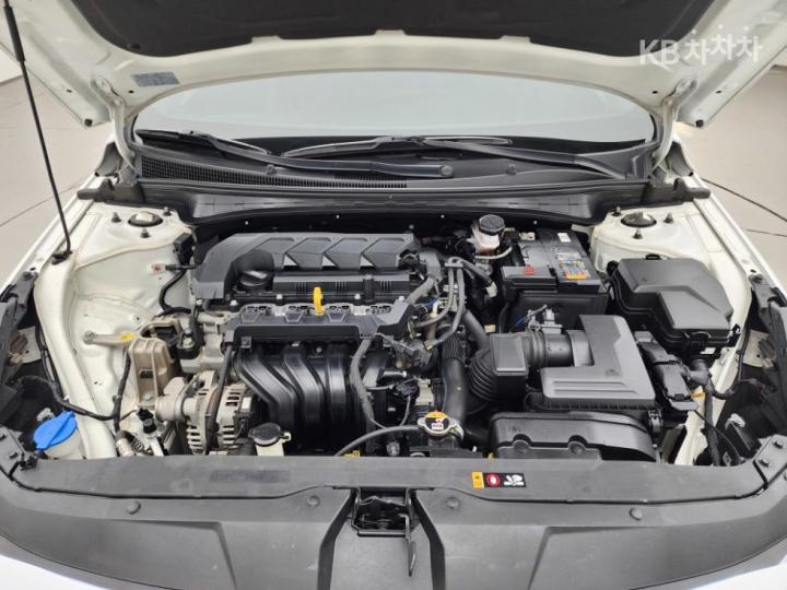 Hyundai Avante 1.6 Gasoline Inspiration - фото 20