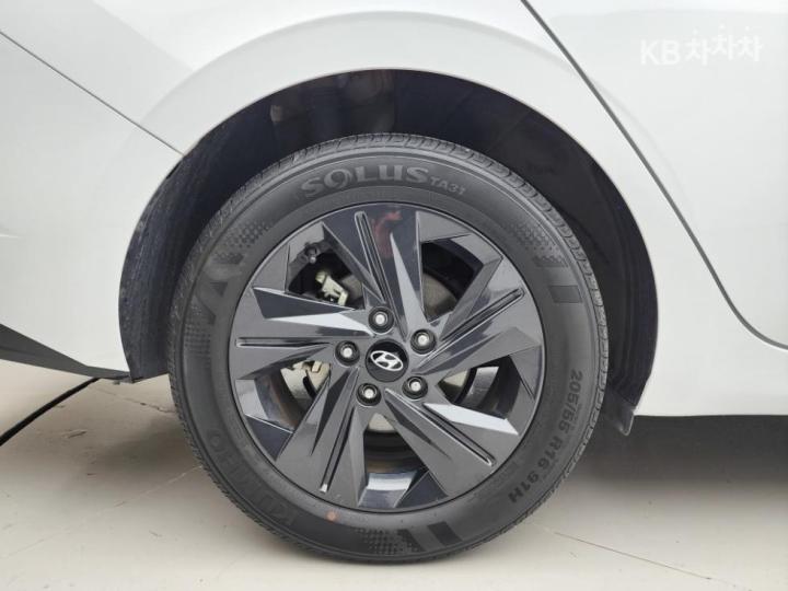 Hyundai Avante 1.6 Gasoline Inspiration - фото 24