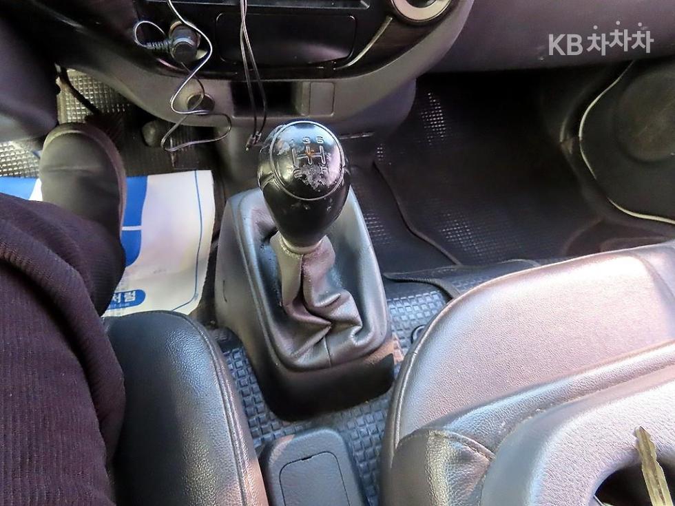 2012 - kia bongo iii