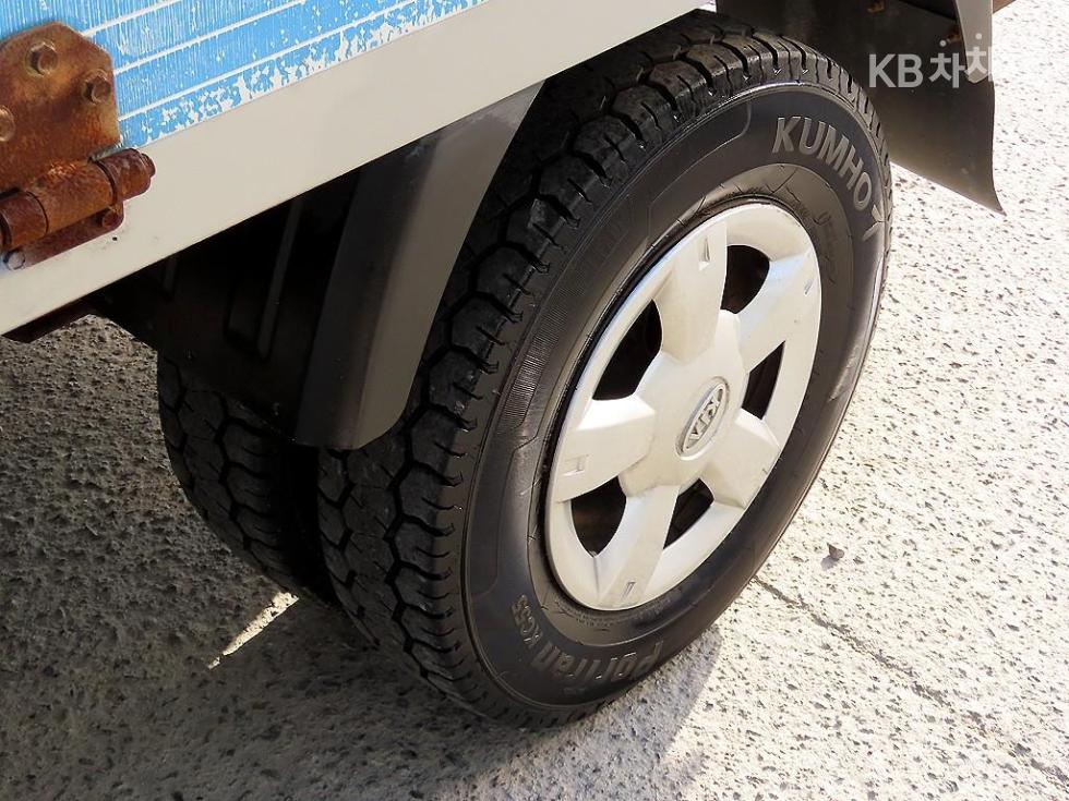 2012 - kia bongo iii
