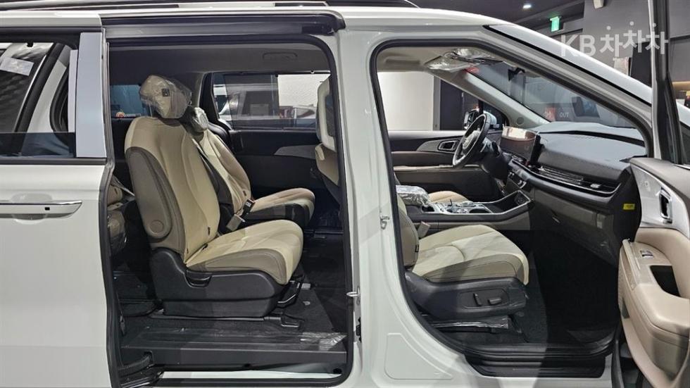 2025 - kia carnival