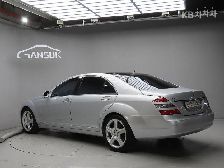 Mercedes-Benz S-Class New S500L W221 4