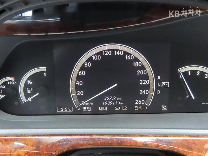 Mercedes-Benz S-Class New S500L W221 7