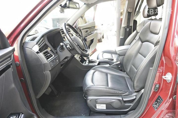 KG Mobility (Ssangyong) Korando Beautiful 1.6 Diesel 2WD Delight Plus 7