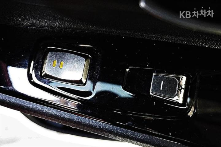 KG Mobility (Ssangyong) Korando Beautiful 1.6 Diesel 2WD Delight Plus 9