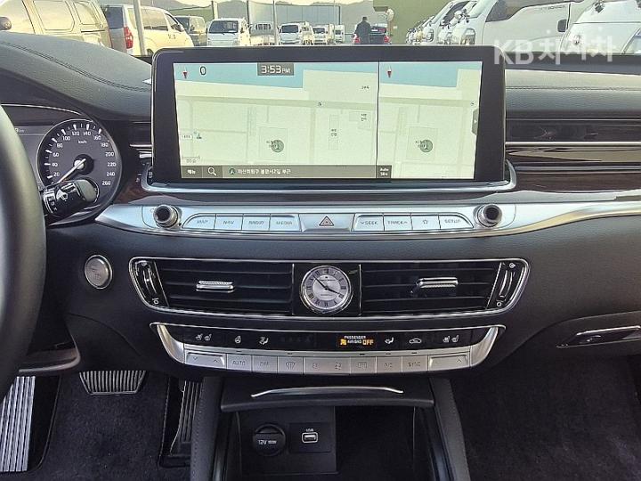 Kia K9 The 3.8 GDI AWD Platinum Ⅰ 10