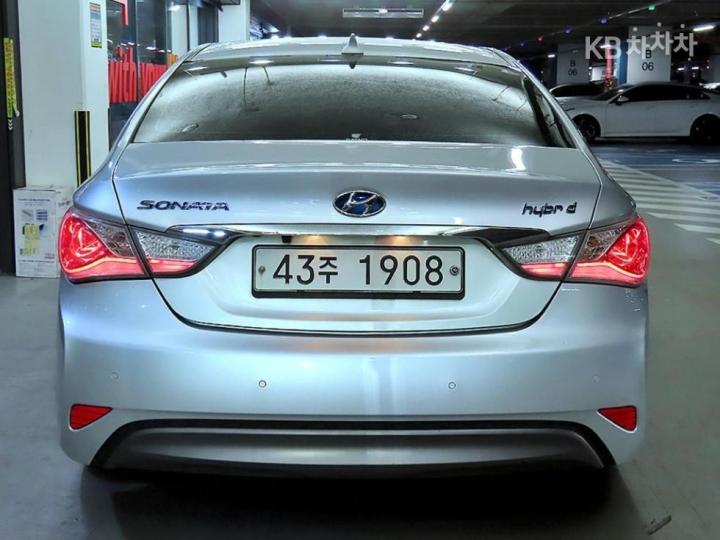 Hyundai Sonata Hybrid 2.0 Modern 6
