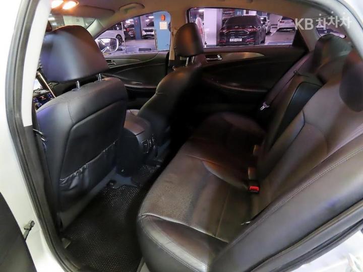 Hyundai Sonata Hybrid 2.0 Modern 8