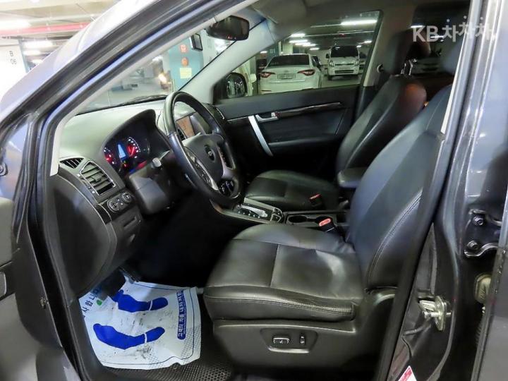 Chevrolet Captiva 4WD LTZ 7