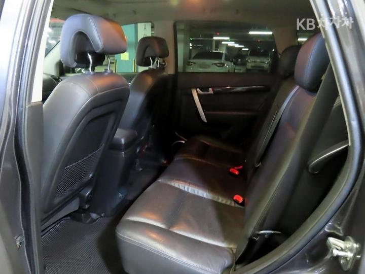 Chevrolet Captiva 4WD LTZ 8